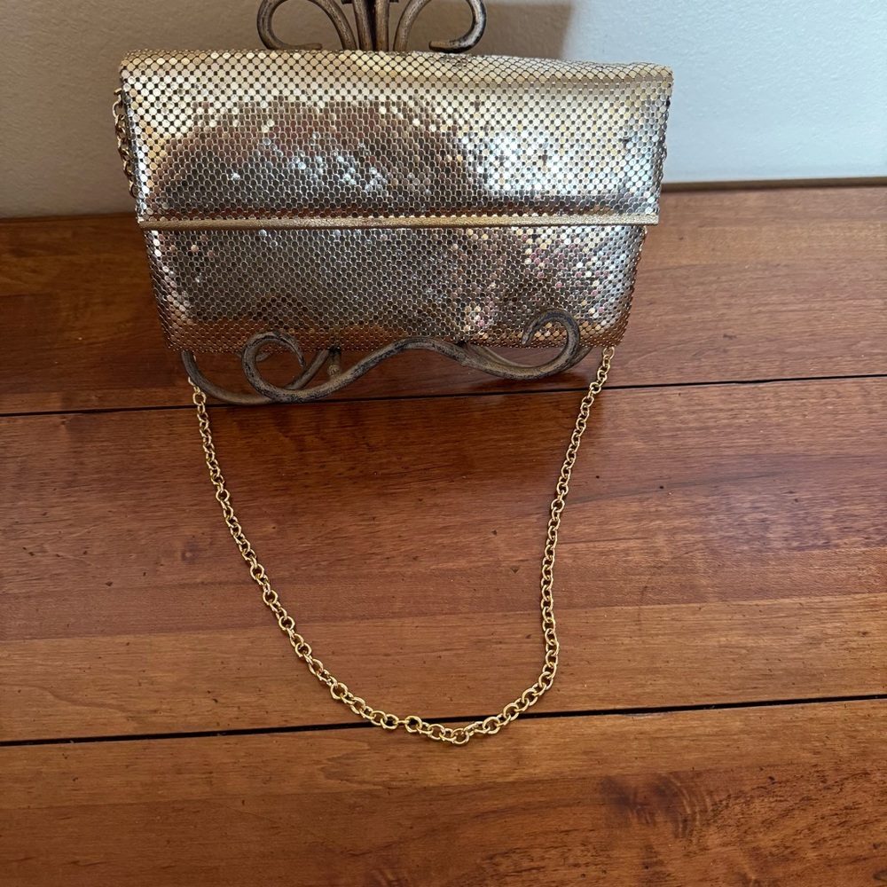 Whiting and Davis Glamorous Gold Metal Mesh Evening Clutch Purse Vintage - Picture 3 of 10
